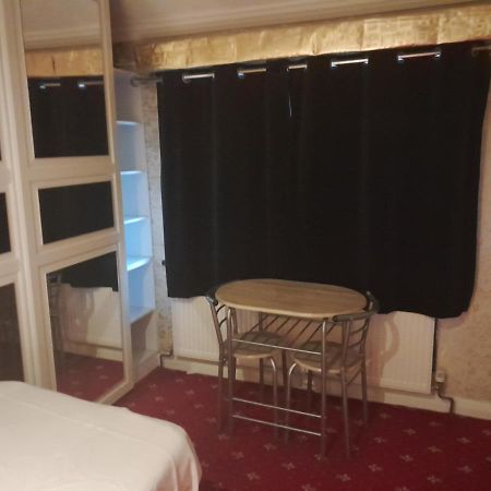 Lovely 1-Bed Studio In London Apartment Luaran gambar