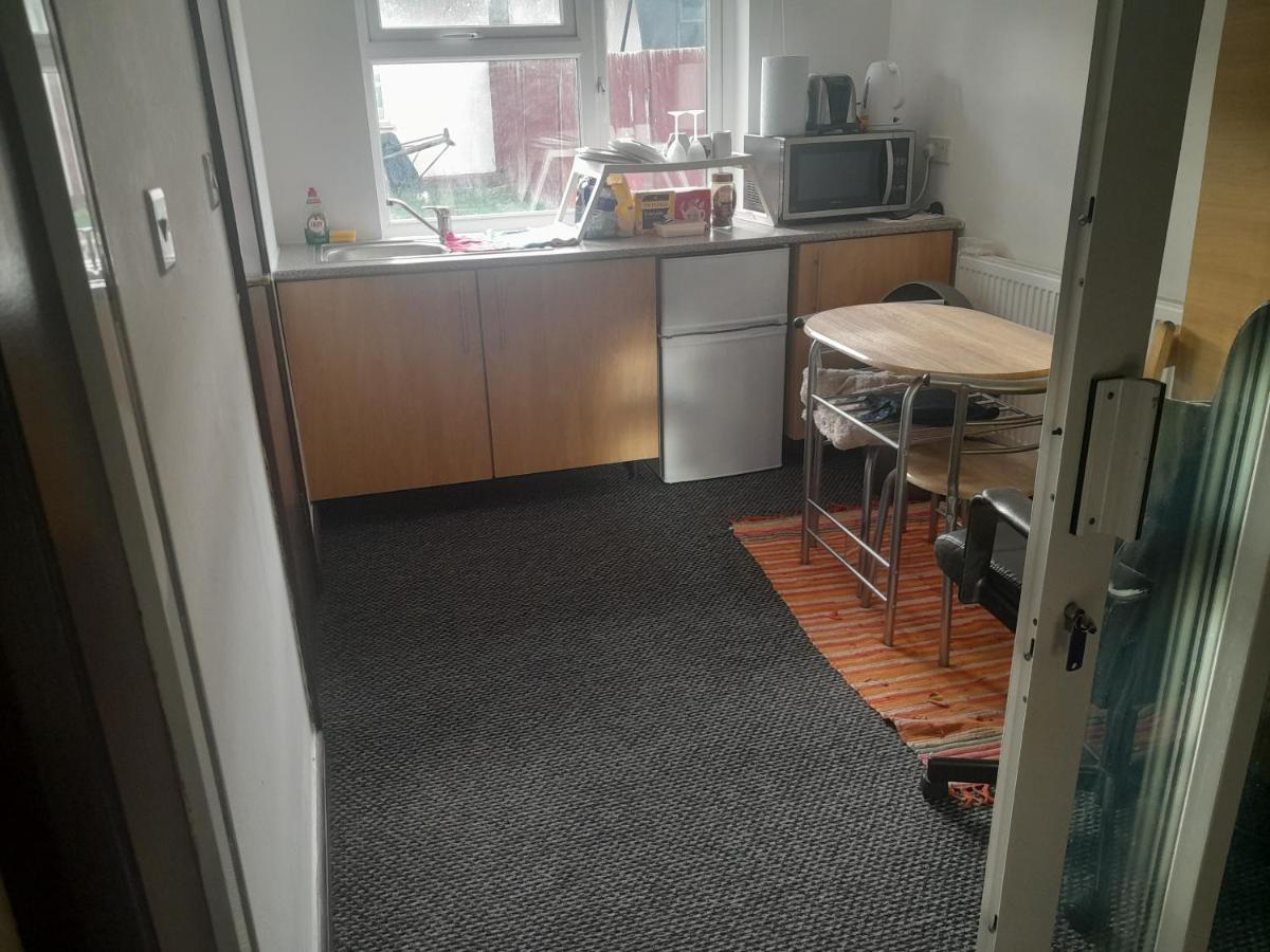 Lovely 1-Bed Studio In London Apartment Luaran gambar